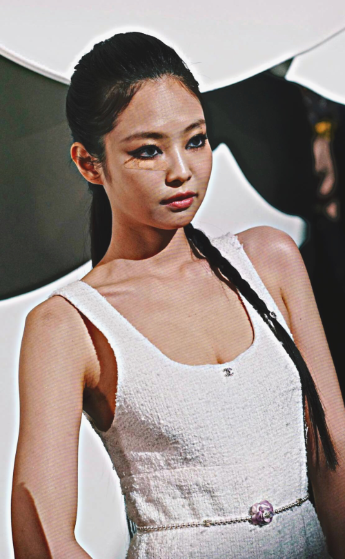 Jennie At The Chanel Show In ParisVinnie#3149 On Discord