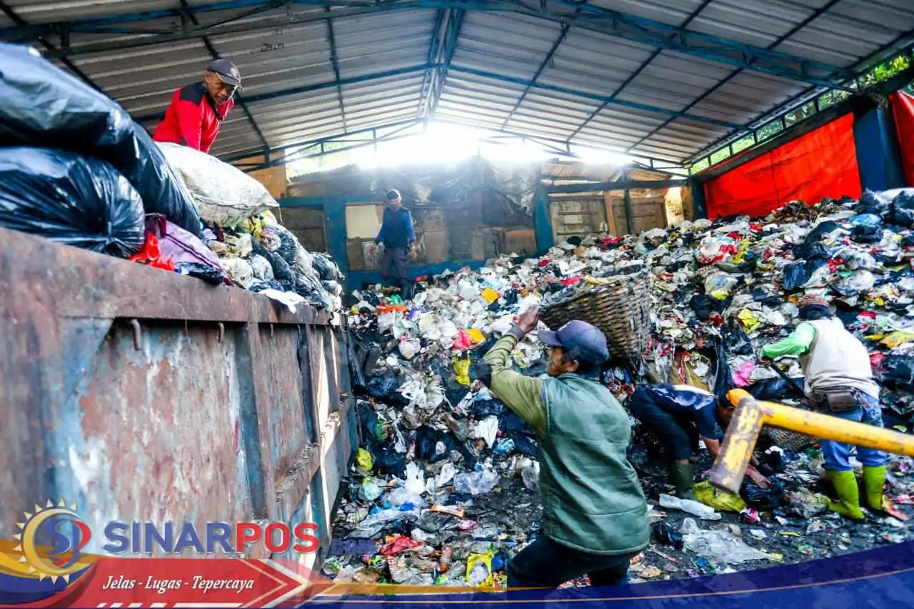 TPS Dekat SMPN 64 Dikeluhkan, Pemkot Bandung Janjikan Bersih Senin