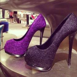 heavenly-highheels:  Ladies for a great deal