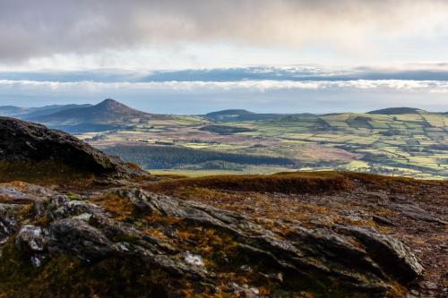 oneshotolive:  Sugar Loaf Mountain and Fresh Meadows, Dublin, Ireland (5611x3741) [OC] 📷: AlKellyPhotography 