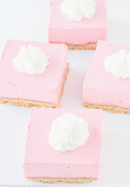 ari-kanon:  Cherry Cheesecake Bars 