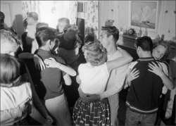 1950sunlimited:  Teen couples dancing, 1952 