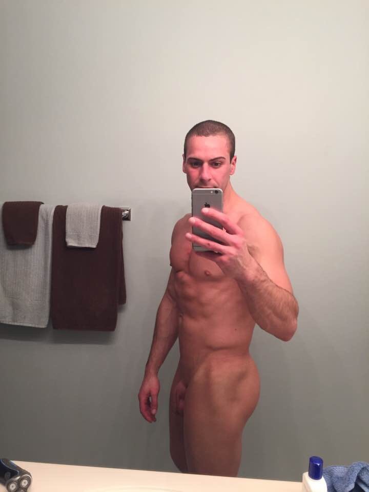 st8nudemen:  My new fav stud. Muscular &amp; very respectful. Love how he likes