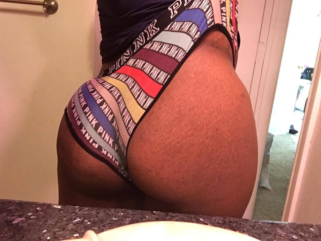 assonneri:  Front &amp; Back 😅 Send me nudes  👻 Lavishg0d