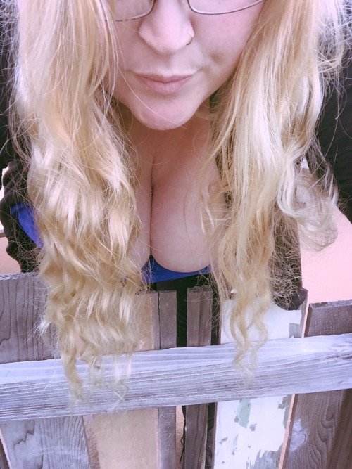 alice-is-wet: Lost girl.  Xoxo Alice Selfie reblog. I feel you, me.