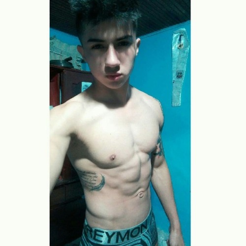 Encuentra los chicos más sexys de Colombia adult photos