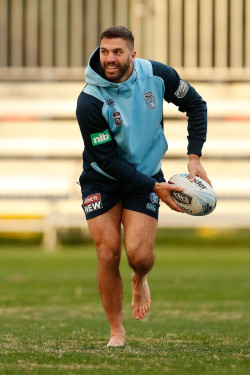 giantsorcowboys: Manly Monday James Tedesco Has Nice Feet.   He Has A Nice Arse, Too! Woof, Baby!  