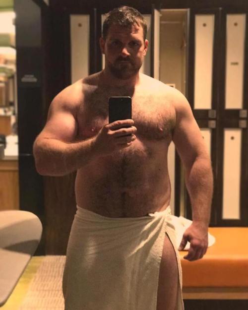 hungjohn42:  Extremely hot hairy man  Very sexy