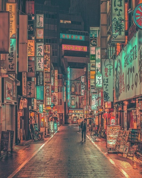 thedesigndome: Tokyo’s Vibrant &amp; Raw Nightlife Caught On Camera by Yoshito Hasaka