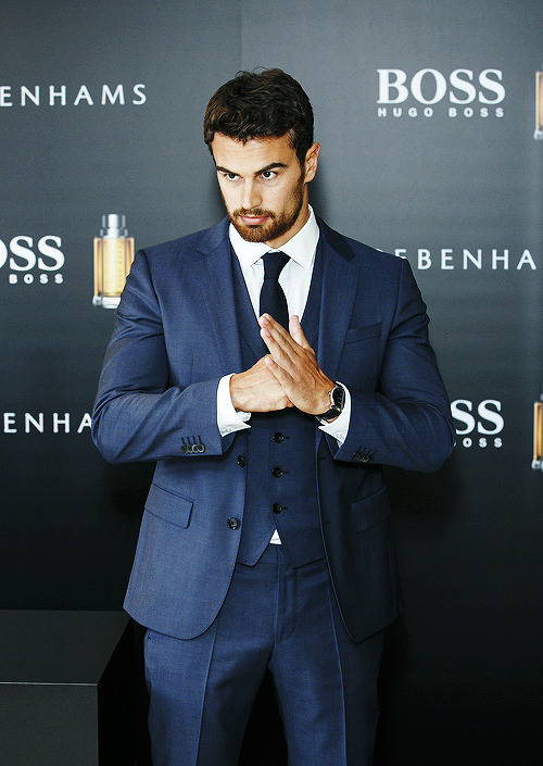 queerfour:  Theo James attends a photocall as he is announced as the new face of Boss The Scent at D