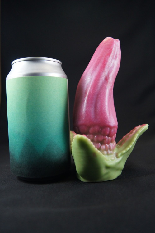 xenocatartifacts:Official photos of our amazing guest design by Cranes, The Spadix! Keep an eye out 