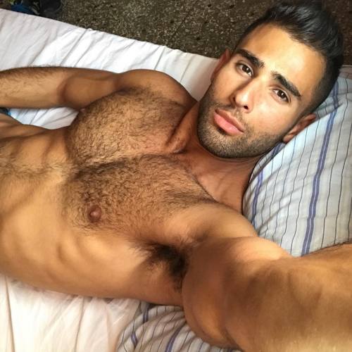 prettyboypassion:  Best viewed directly at prettyboypassion.tumblr.comhttp://prettyboypassion.tumblr.com/