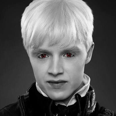 Oh Vladimir, Close Your Eyes. I Don't Want To Loose My Control In Your Eyes. Not Another Time.