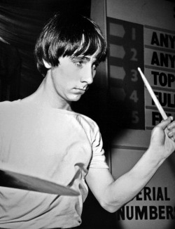 musicartistwisdom:   “I told people I was a drummer before I even had a set, I was a mental drummer.”Keith Moon.