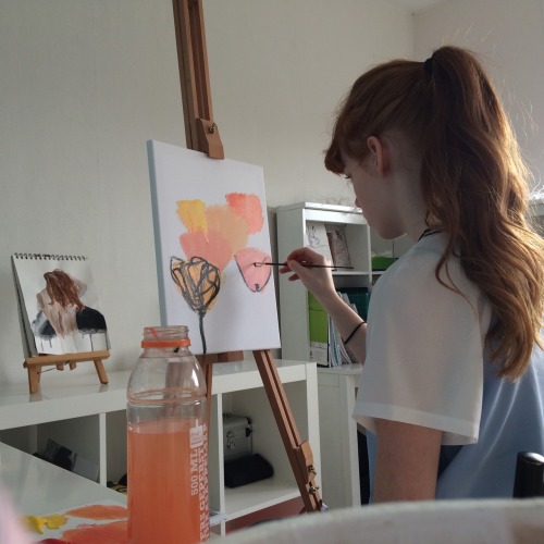 mxxnkid:  painting today because i have all the time for it 🐙