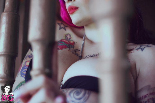 beautifulgirlsmakemesuicidal:  Fernanda Suicide 
