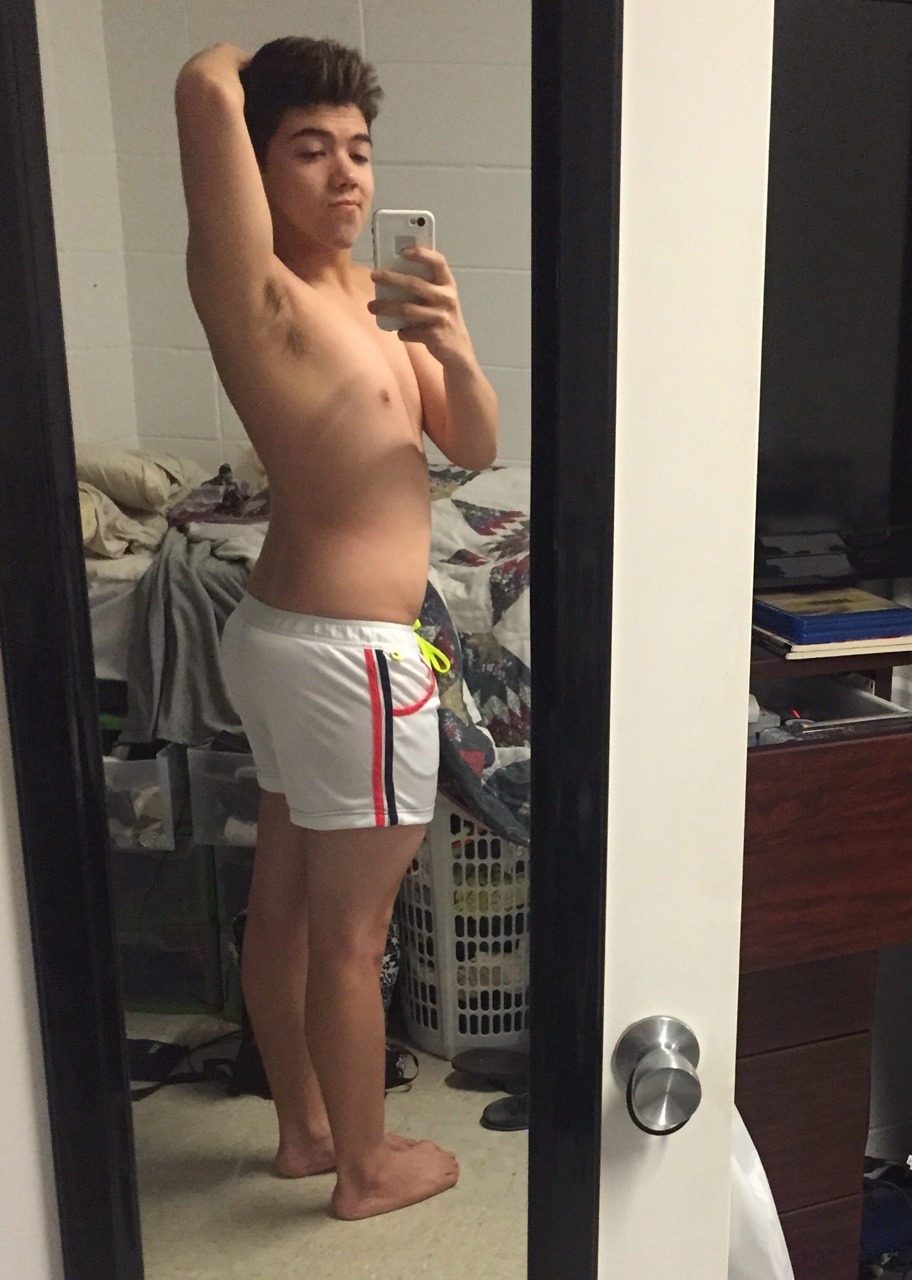 onelonelydinosaur:  I got new shorts lol