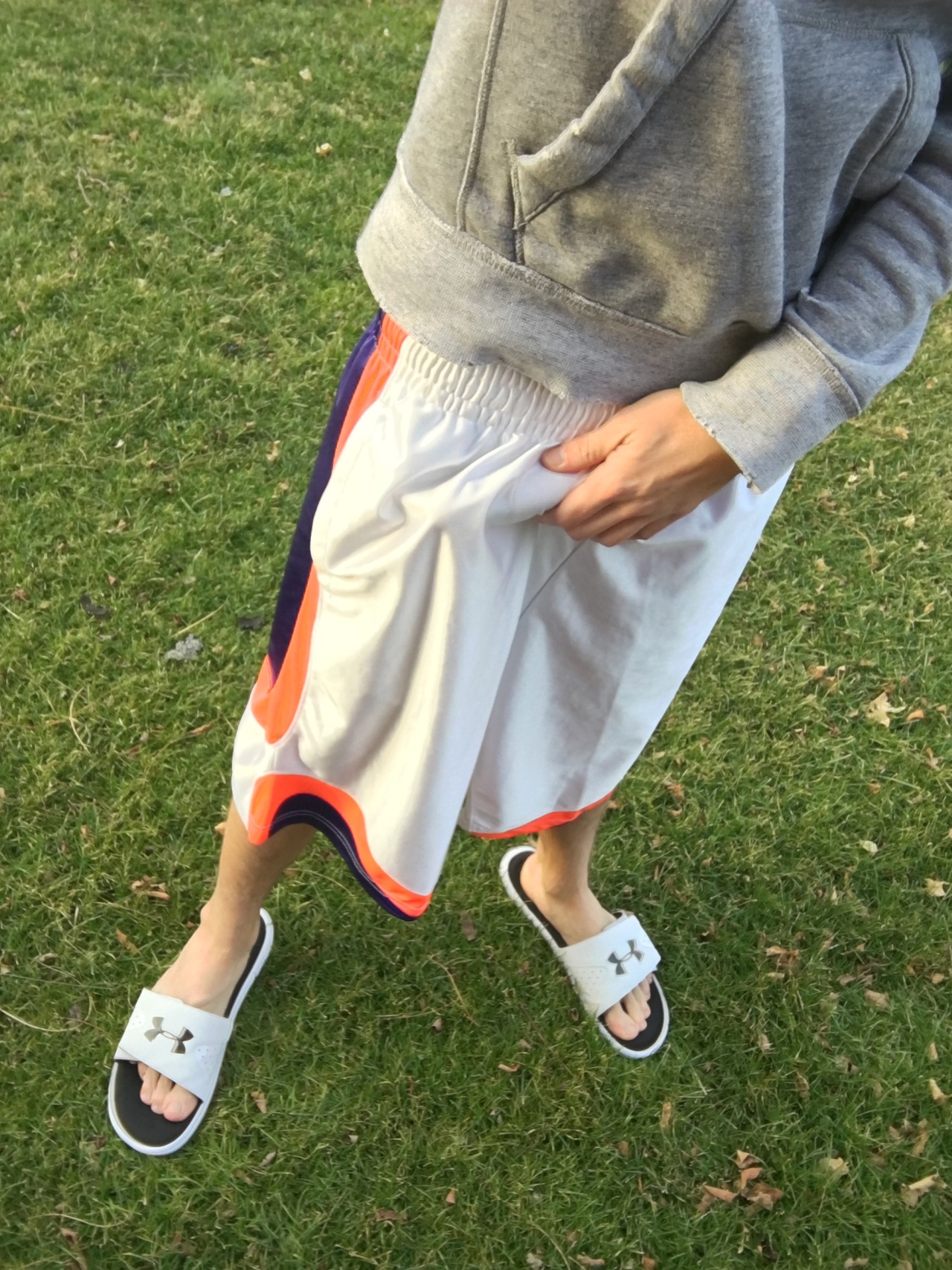 basketballshortsftw: hottmessus:   bballslides1:  I miss jay  I’m back bitchsssss