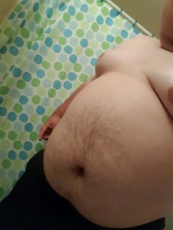 therealarck1d:  Hairy tum for this week’s Tummy Tuesday
