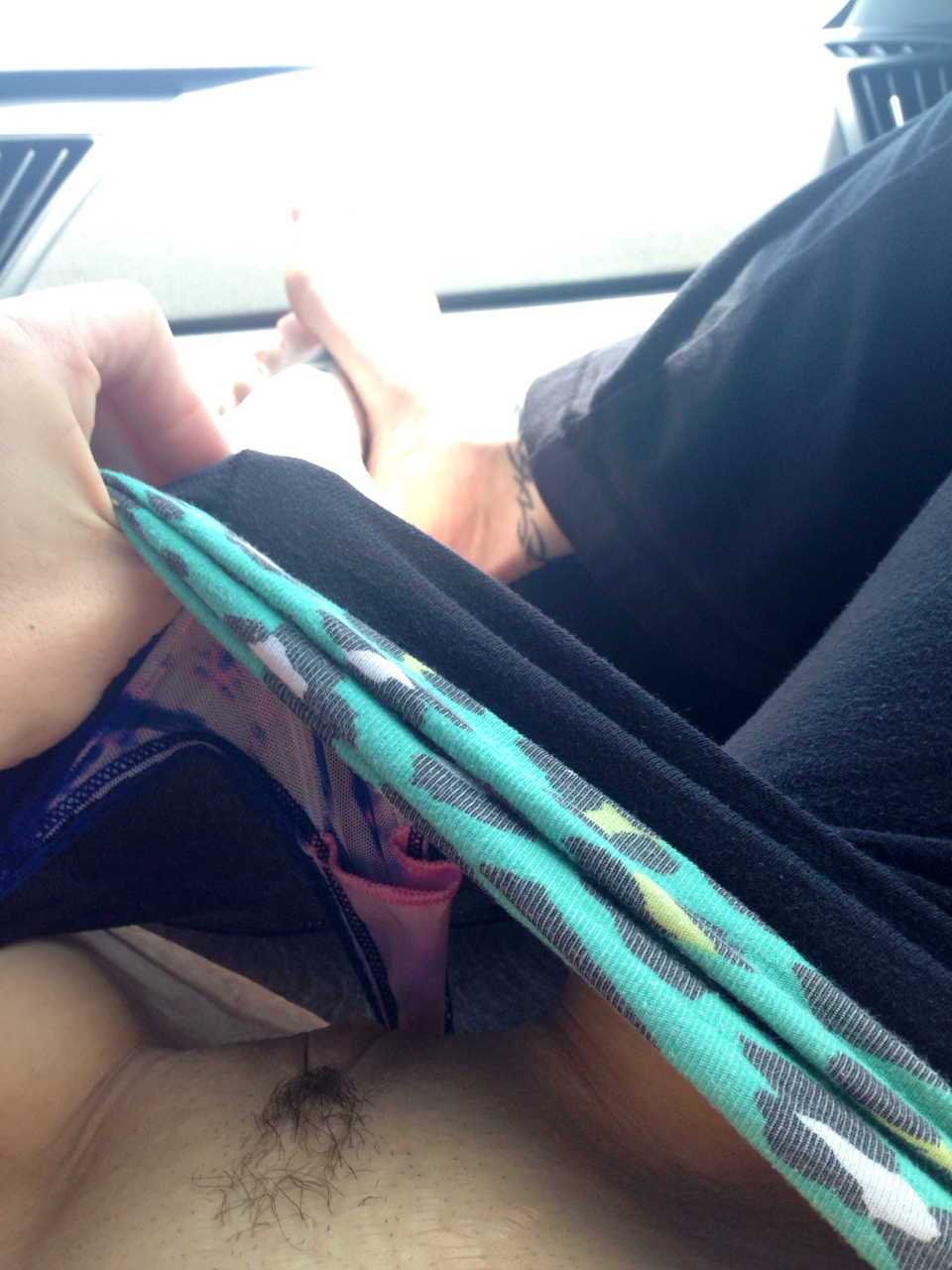 jellybeanphalange:  Horny as fuck road trip yesterday! I took off my pants and my