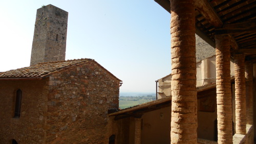 tepitome:  Day 23: San GimignanoI have plenty of photos from today :) It’s a cute little place. Got a chance to go to the highest tower this morning, and it had a stellar view (photos 3-6). Tuscany is really a beautiful place.Went to a few old churches,