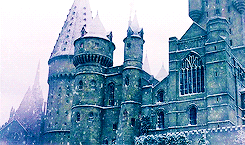 p-pikachu:  Merry Christmas. Merry Christmas. Ring the Hogwart bell.Merry Christmas,