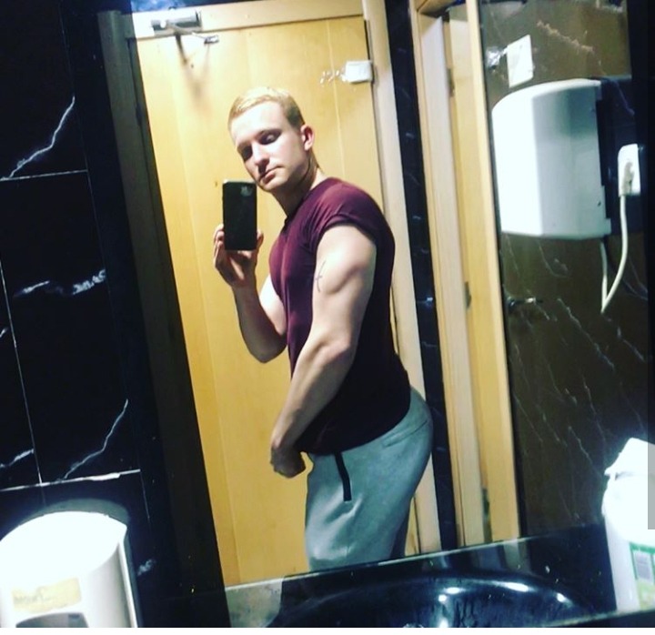 que-culo-miguel:  Some Spanish/Czech guy from Barcelona I thought his Ass was  worthy