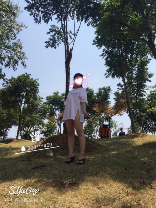 xzc1008xzc: 被发现了，一直看着。后续更多美图哦，欢迎关注转发