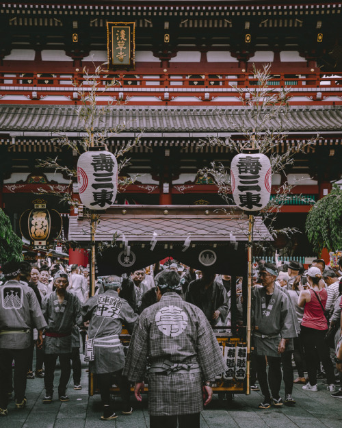  Matsuri mood ⛩Sanja Matsuri is one of the most popular festivals in Tokyo and held on the third wee