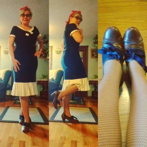 Doing a little pinup style for the Glen Miller Festival! #ootd #40sfashion #uniquevintage #shoeporn 
