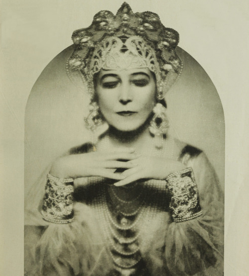 Ida Rubinstein, 1929 Madame d’Ora :: Ida Rubinstein in ‘La Princesse Cygne’ von Rimsky-K