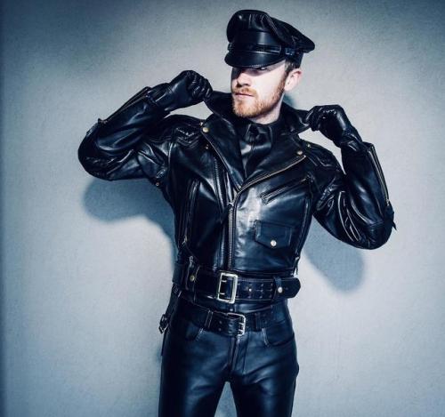 leathermrfreak:#leathermen #gayleather