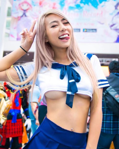 world-of-asian-beauties:  💙 @itsjenningu  💙 Call me cherry cause I’m always on top🍒🍧 (at Los Angeles Convention Center)https://www.instagram.com/p/B1zvBpmAUfT/?igshid=kzn45z166gm1