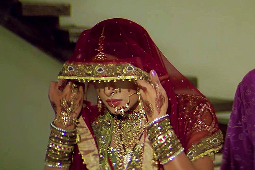 ohmybollywood:Priyanka chopra - Waqt (2005)