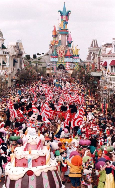 Images from the 5th Birthday celebrations at DLP. {photos by John Stillwell &amp; Neil