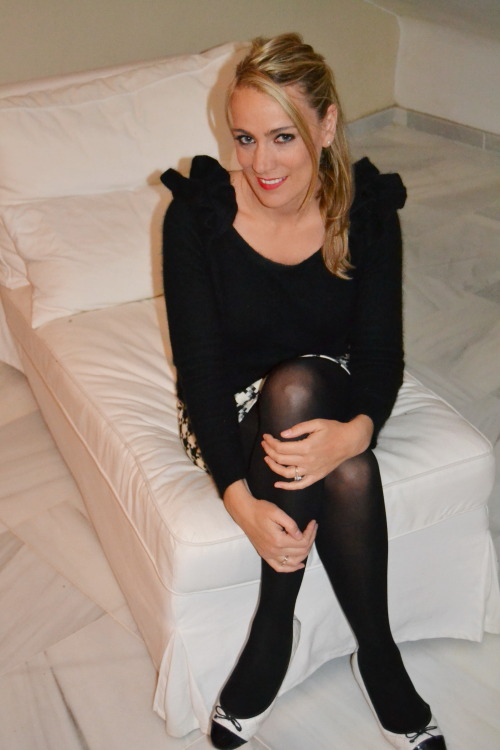 tightsobsession:  Tweed. Via Guapa Y Con Estila.