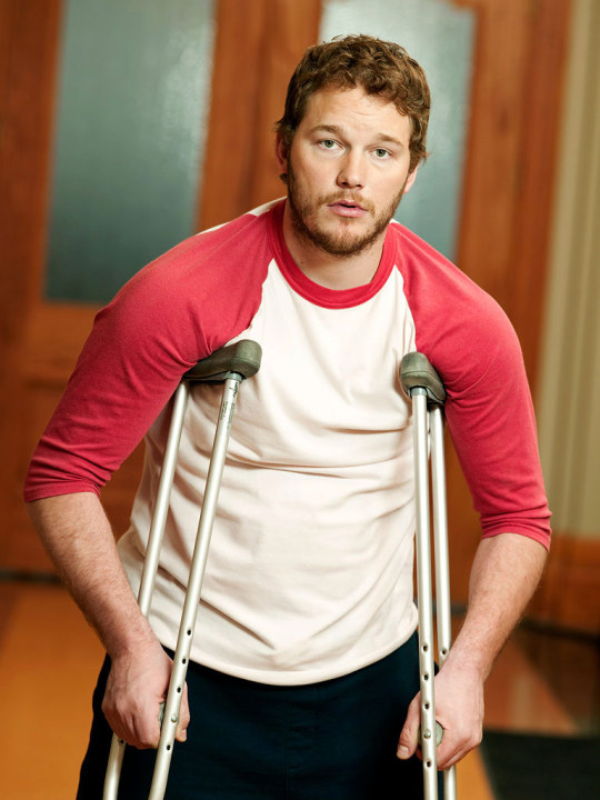 Has anyone seen Jurassic World and noticed how goddamn darker Chris Pratt is?