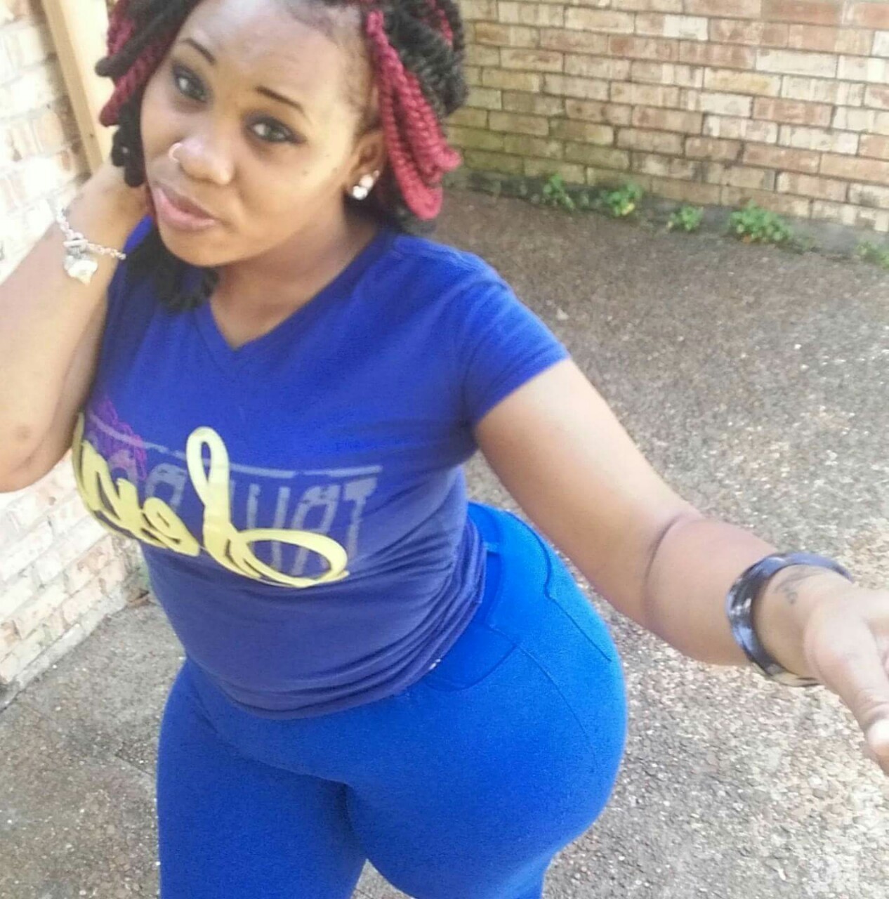 313bigbootyluver:  bruh-in-law:  Tamara Holmes   Seriously thick  Wow