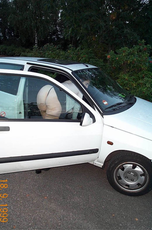 lustfulsabine:  Searching something in the car, uuuups can you see my string between my cheeks now?