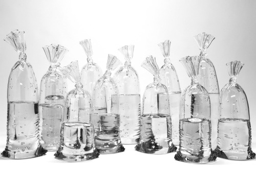 jursh:itscolossal:Glass Sculptures by Dylan Martinez Perfectly Imitate Water-Filled Plastic Bags“oh 