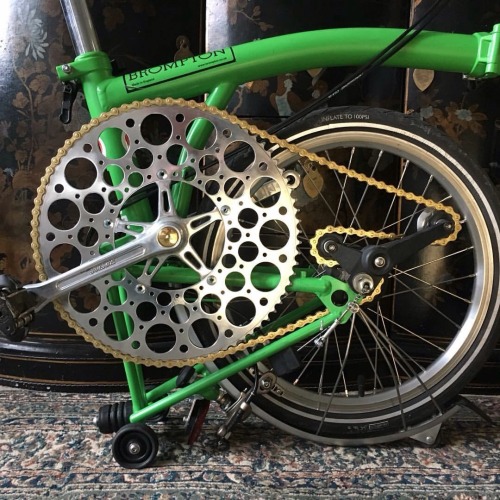 recycle-and-bicycle:  76t on a Brompton by Bespoke Chainrings