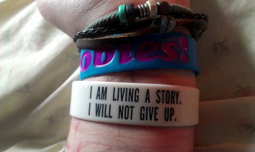 I love this bracelet.I rarely wear bracelets anymore, but I would love to have one. 