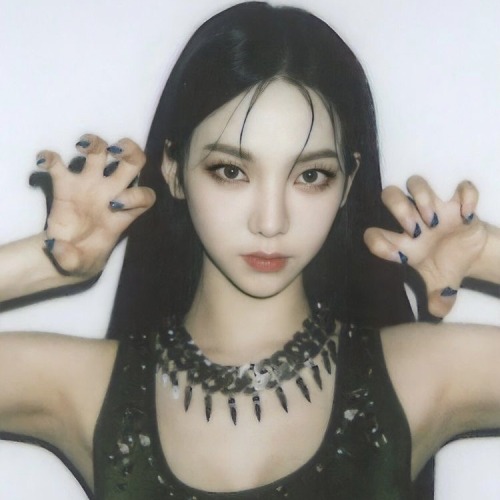 Karina Moodboard ?!