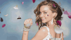 gracefuldreameroflove:  Miranda Kerr &
