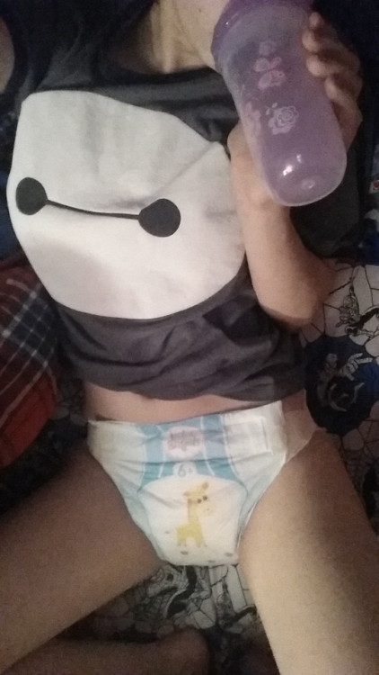 princess-needs-hickeys:Baymax and sippy cups, what more do you need in life? Old pictures sorry not 