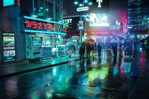 agk42:  Neons on a rainy night