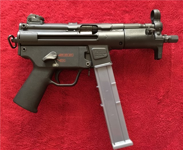 gunrunnerhell:  HK MP5K/10 The hard to find 10mm Auto chambered variant of the MP5.