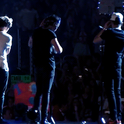 loyyysan:  Harry got some skills with a water bottle  