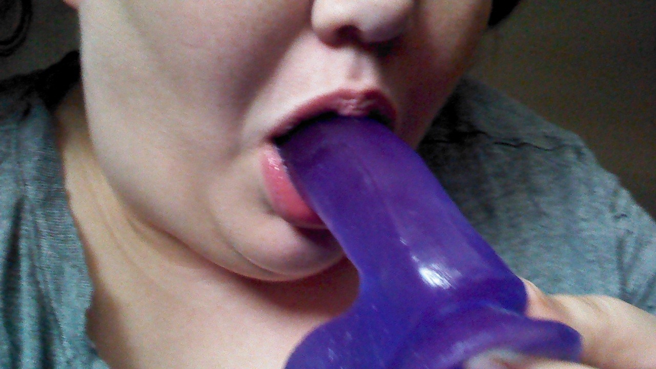 fortheloveofmyjasu:  Random ‘i like to play with myself’set Xoxo ~ Rainbow
