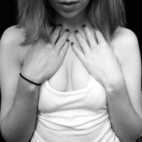 crappy-selfie:  well can i have a boobs yeah 